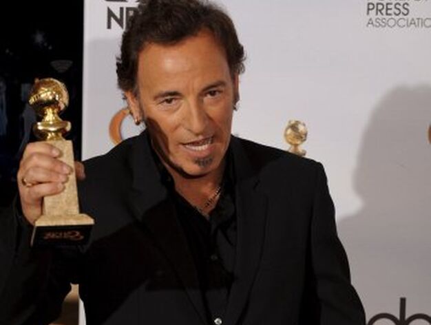 El cantante Bruce Springsteen muestra su premio a Mejor Canci&oacute;n Original.

Foto: EFE