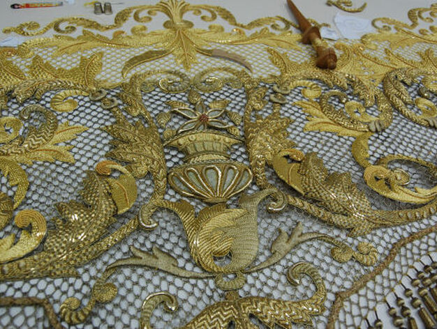 Detalle de los bordados de las bambalinas del palio de Madre de Dios de la Misericordia.

Foto: J. M.