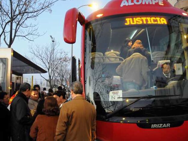 Varios autobuses salieron de Sevilla con destino a la capital de Espa&ntilde;a.

Foto: Juan Carlos V&aacute;zquez / Alberto Morales