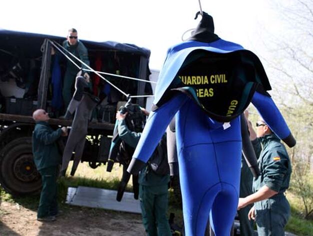 Uno de los trajes del cuerpo de buzos de la Guardia Civil.

Foto: Juan Carlos Mu&ntilde;oz