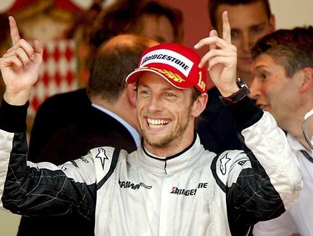El piloto ingl&eacute;s de Brawn GP, Jenson Button, celebra su victoria en el Gran Premio de M&oacute;naco.

Foto: AFP Photo / Reuters / EFE