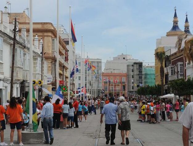 El izado de banderas, acto previo al inicio de los Juegos Iberoamericanos en San Fernando. 

Foto: Elias Pimentel