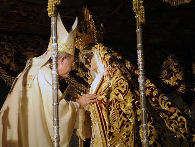 Acto de coronaci&oacute;n de la Virgen de Regla, en la Catedral.

Foto: Juan Carlos V&aacute;zquez