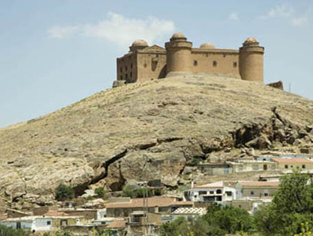 Ayuntamiento de La Calahorra. Castillo en lo alto del municipio.