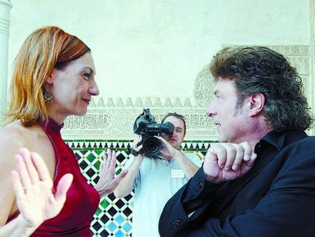 Con Ute Lemper durante el rodaje de 'Morente sue&ntilde;a la Alhambra', en 2004. / Mar&iacute;a de la Cruz