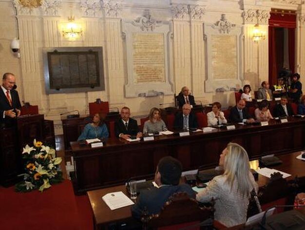 Imagen del Pleno, donde Franscico de la Torre ha sido reelegido alcalde de M&aacute;laga.

Foto: Migue Fern?ez