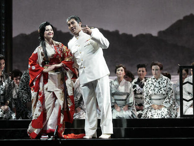 Ensayo general de 'Madama Butterfly' en el Teatro de la Maestranza. / Juan Carlos Mu&ntilde;oz