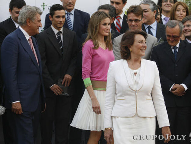La Princesa de Asturias, Letizia Ortiz, preside el acto de entrega a las Ayudas a la Investigaci&oacute;n y de los galardones V de Vida 2012 que la Asociaci&oacute;n Espa&ntilde;ola contra el C&aacute;ncer (AECC) concede anualmente. 

Foto: &Aacute;lvaro Carmona Romero