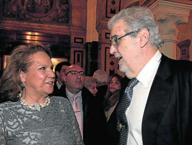 Con Concha Yoldi, presidenta de la Fundaci&oacute;n Persan, en 2013./ Antonio Pizarro