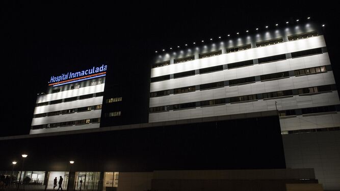 La fachada del Hospital Inmaculada luce su nuevo look.