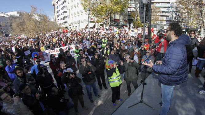 La del domingo fue la tercera manifestación masiva en Granada para reclamar "dos hospitales completos".