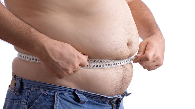 La prevalencia conjunta de la obesidad y sobrepeso alcanza el 60,7% en hombres y el 44,7% en mujeres.