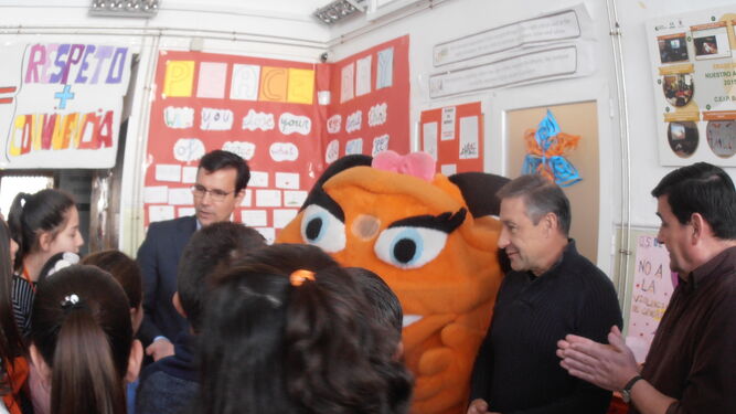 Presentación de 'Recicla con Aceitina' con la asistencia del alcalde de Granada, Francisco Cuenca.