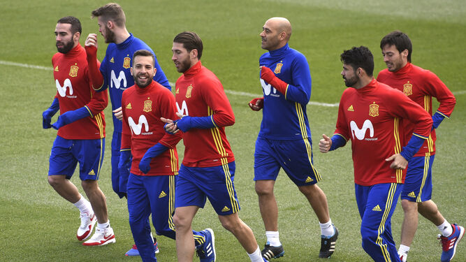 Los jugadores de España, en la sesión de recuperación.