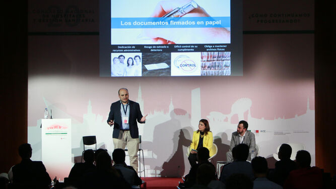 José Miguel Cañete, experto en firma e identificación digital, en la presentación de Telefónica y Mysphera.