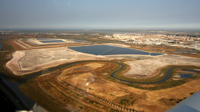 Vista aérea de las balsas de fosfoyesos de Huelva