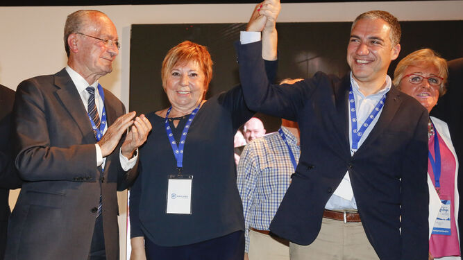 Francisco de la Torre, Celia Villalobos y Elías Bendodo, ayer en el congreso del PP de Málaga.