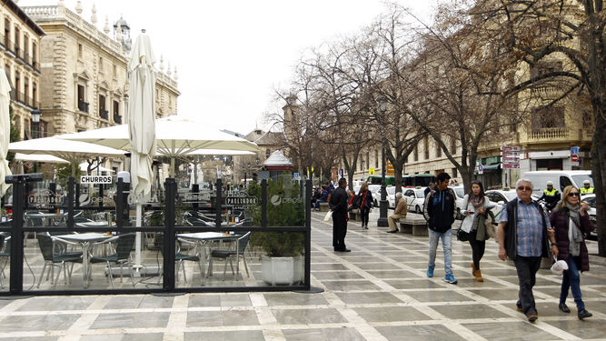 En Plaza Nueva existen cinco locales de restauración.