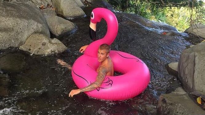 Justin Bieber no se ha resistido al flamenco rosa
