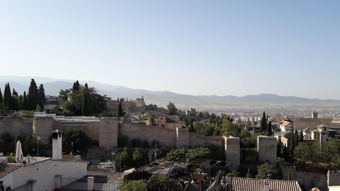 Mirando a GranadaMirando a Granada
