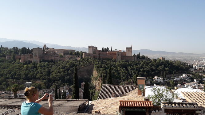 Mirando a GranadaMirando a Granada