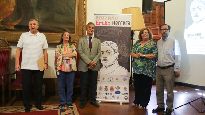 Presentación, ayer, de los actos que comienzan hoy para recordar la figura de Emilio Herrera.