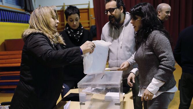 La jornada electoral en Catalu&ntilde;a, en im&aacute;genes