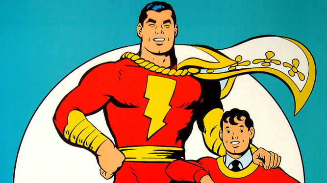 El niño Billy Batson y el Capitán Marvel, el superhéroe en el que se convierte.
