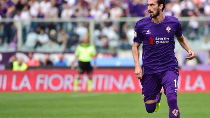 Astori, en un partido con la Fiorentina.
