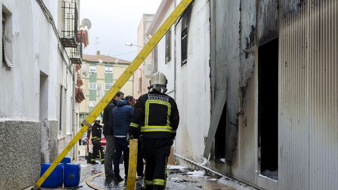 Los técnicos municipales realizan hoy la valoración de los daños sufridos en la estructura.