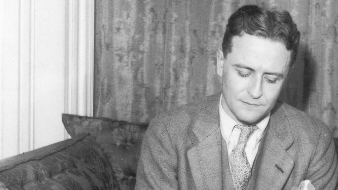 Francis Scott Fitzgerald (1896 - 1940), un hombre melancólico doblemente urgido por la enfermedad de su mujer y la escasez de moneda.