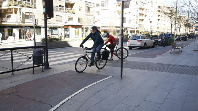 En Camino de Ronda pasa una media de 78 bicicletas por hora.