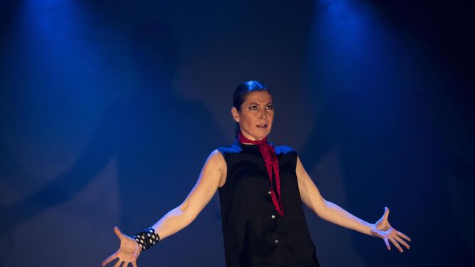 Sara Baras exhibe músculo flamenco en Granada