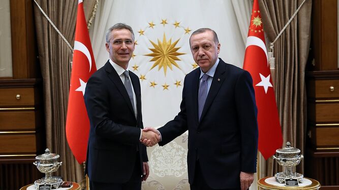 Stoltenberg prepara en Ankara la cumbre aliada