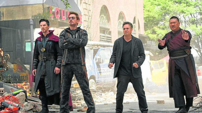 Benedict Cumberbatch, Robert Downey Jr., Mark Ruffalo y Benedict Wong, en 'Vengadores: Infinity War'.