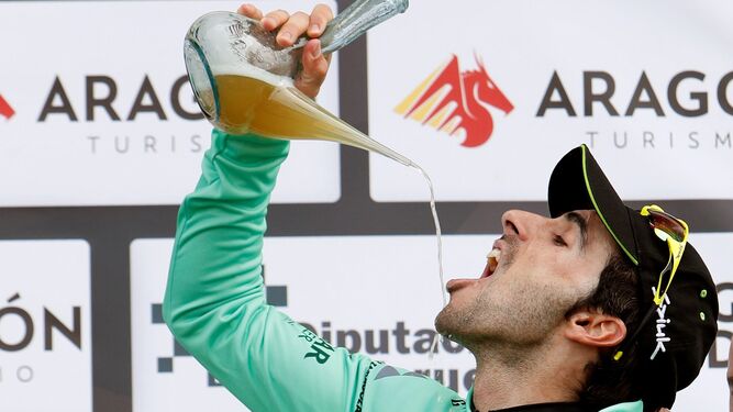 El Hamburgo llora su histórico descensoAl ganador, cerveza con limón del porrón Ernesto Valverde también la sabe tocar