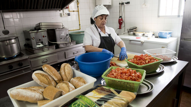 La empresa mantendrá a los trabajadores que prestaban su servicio en la cocina y el comedor.