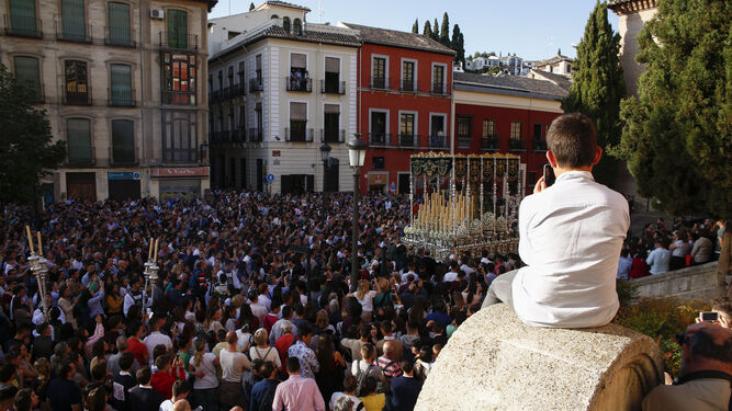 Cuatro recomendaciones para ver todas las cofradías del Martes Santo en Granada
