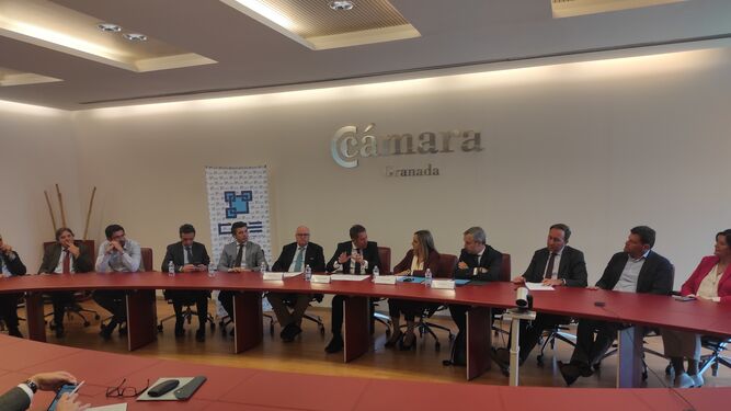 Imagen de la reunión celebrada entre los empresarios de Granada y la candidata a la alcaldía del PP