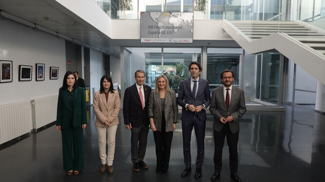 Autoridades presentes en la inaguración del XIII Foro Empresarial España Estados Unidos celebrado en Granada