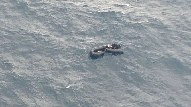 Concluye la búsqueda de posibles desaparecidos tras naufragar una patera al sur de Motril