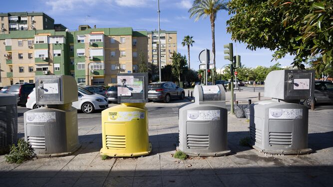Contenedores de recogida neumática de basura en Pino Montano.