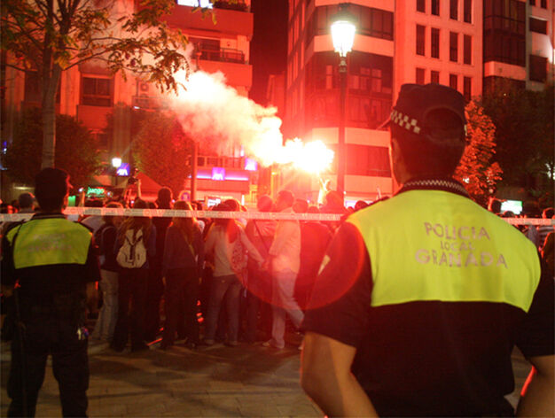 Galer&iacute;a gr&aacute;fica: Disturbios en la celebraci&oacute;n del t&iacute;tulo de Liga en Granada