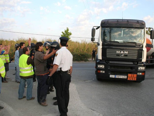Incidentes en la huelga de transportes en Motril