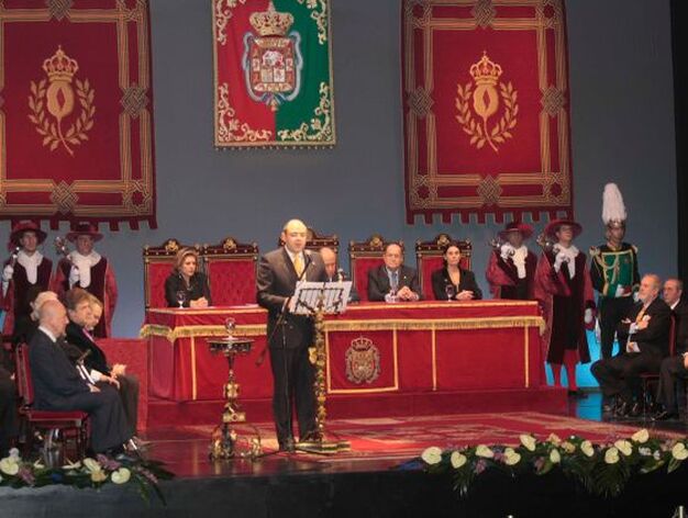 El concejal de Presidencia, Sebasti&aacute;n P&eacute;rez, durante su discurso.

Foto: Miguel Rodr?ez