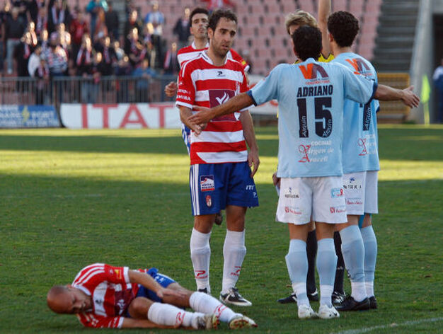 El Granada CF desarroll&oacute; un magn&iacute;fico juego durante la primera parte, lo que le sirvi&oacute; para ganar el partido. / Pepe Villoslada.

Foto: Granadahoy.com