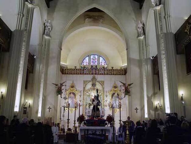 La iglesia estaba llena para la misa preparatoria del V&iacute;a Crucis.

Foto: Antonio Pizarro