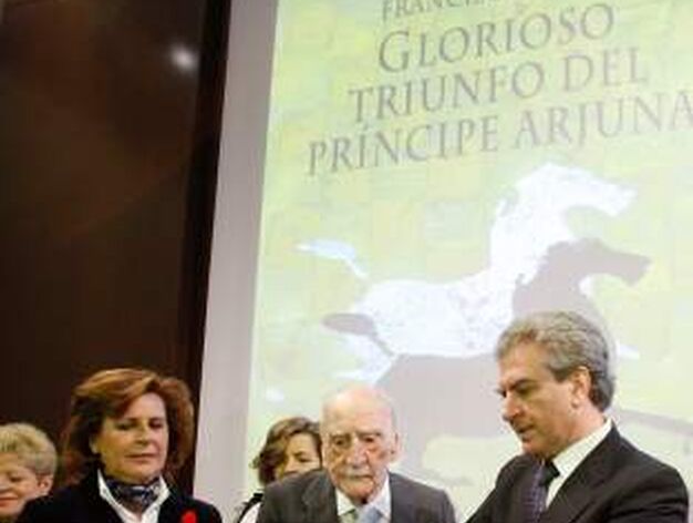La consejera de Cultura de la Junta de Andaluc&iacute;a, Rosa Torres, tambi&eacute;n ha acudido al acto. / EFE

Foto: EFE y REUTERS