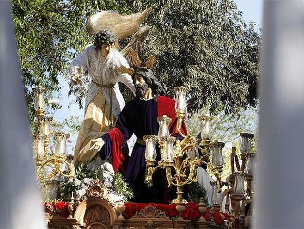 Oraci&oacute;n en el Huerto, Afligidos y el Nazareno lucen el Jueves Santo como antesala de la Madrugada. 

Foto: Jose Braza y Lourdes de Vicente