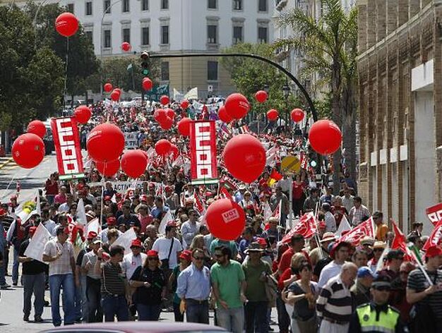 La celebraci&oacute;n del D&iacute;a del Trabajo congrega en C&aacute;diz a unas 6.000 personas. 

Foto: Jose Braza